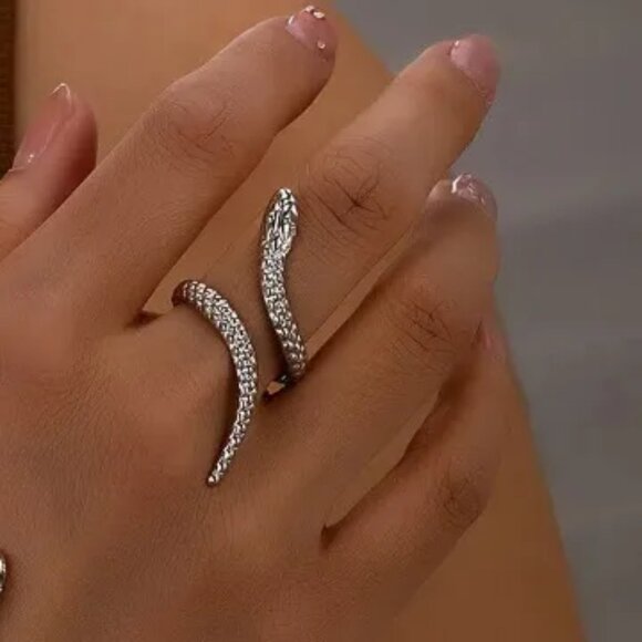 3/$35 Silver Tone Snake Coil Ring Adjustable Vintage Style Statement Jewelry - Picture 1 of 5